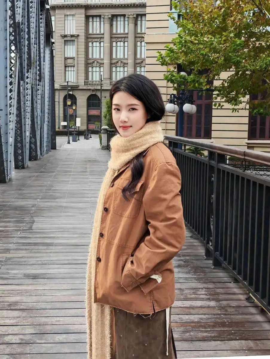 卢昱晓的美拉德色系穿搭:恬静优雅,笑容如花 卢昱晓的美拉德色系穿搭:恬静优雅,笑容如花