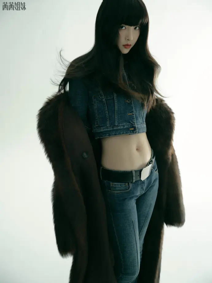 吴倩的黑长直御姐风也太酷了吧 吴倩的黑长直御姐风也太酷了吧