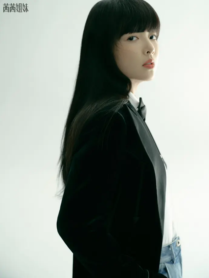 吴倩的黑长直御姐风也太酷了吧 吴倩的黑长直御姐风也太酷了吧
