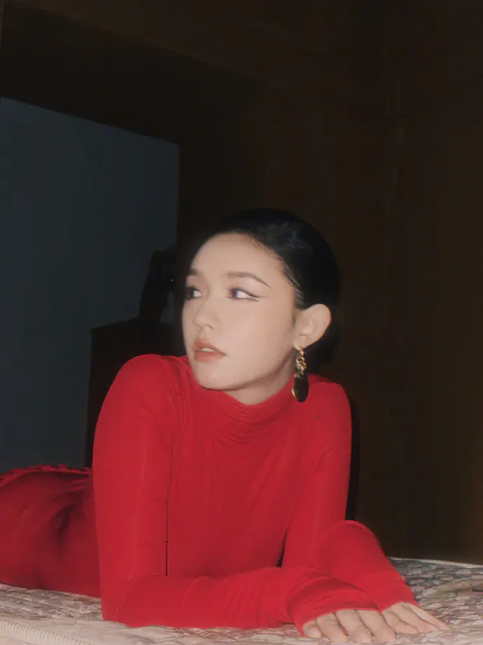 2024年12月林允的一些杂志美图 2024年12月林允的一些杂志美图