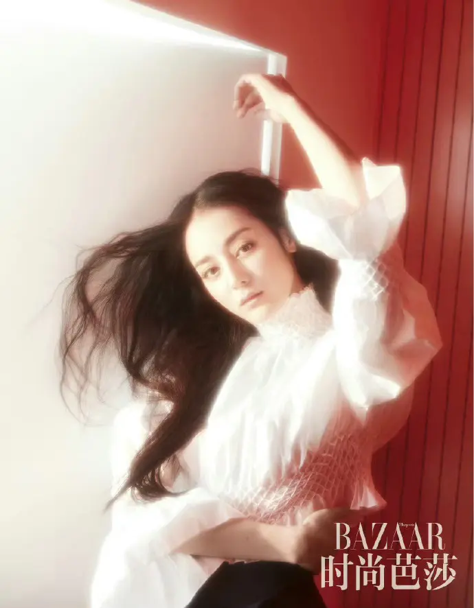 迪丽热巴在时尚芭莎上的一些梦幻照片 迪丽热巴在时尚芭莎上的一些梦幻照片