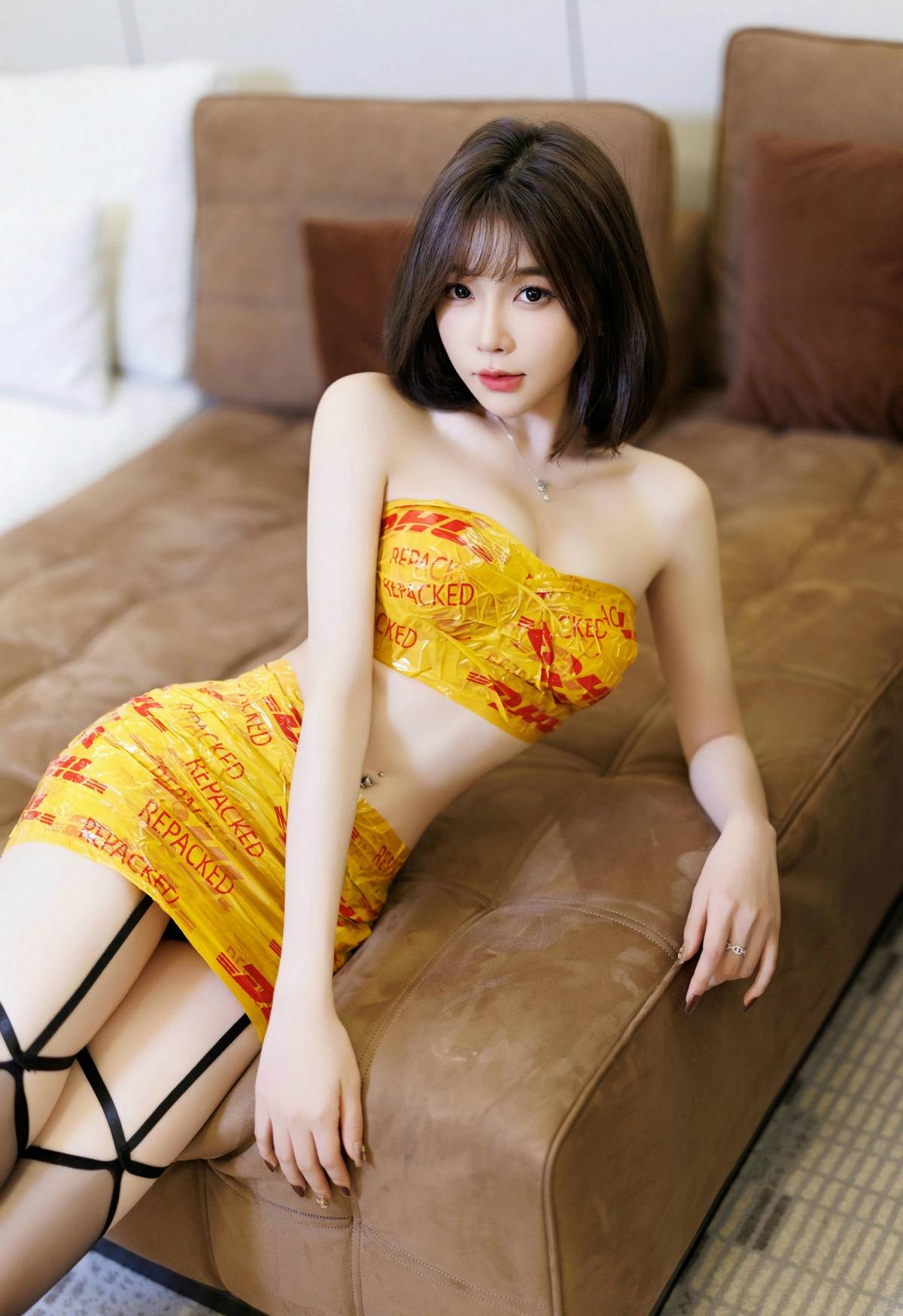 网红胶带裙高跟美女厨房写真，你是镜头里的焦点, 每一次闪耀都值得被珍藏-达人圈原创摄影