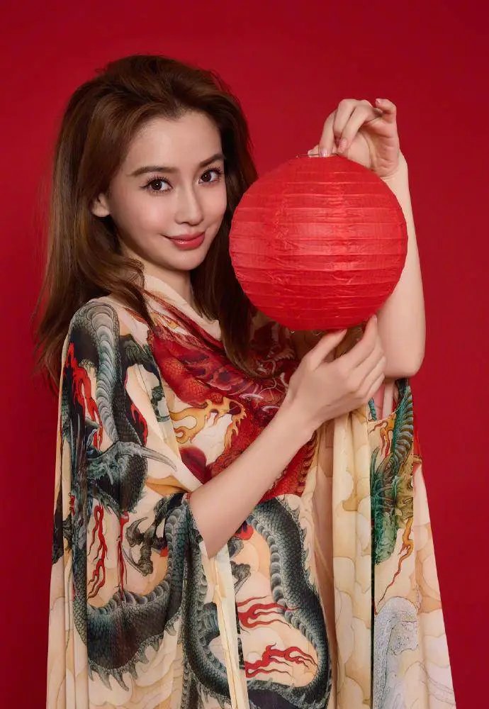 杨颖穿东方韵味的长裙晒美照,许久不见消瘦不少 杨颖穿东方韵味的长裙晒美照,许久不见消瘦不少
