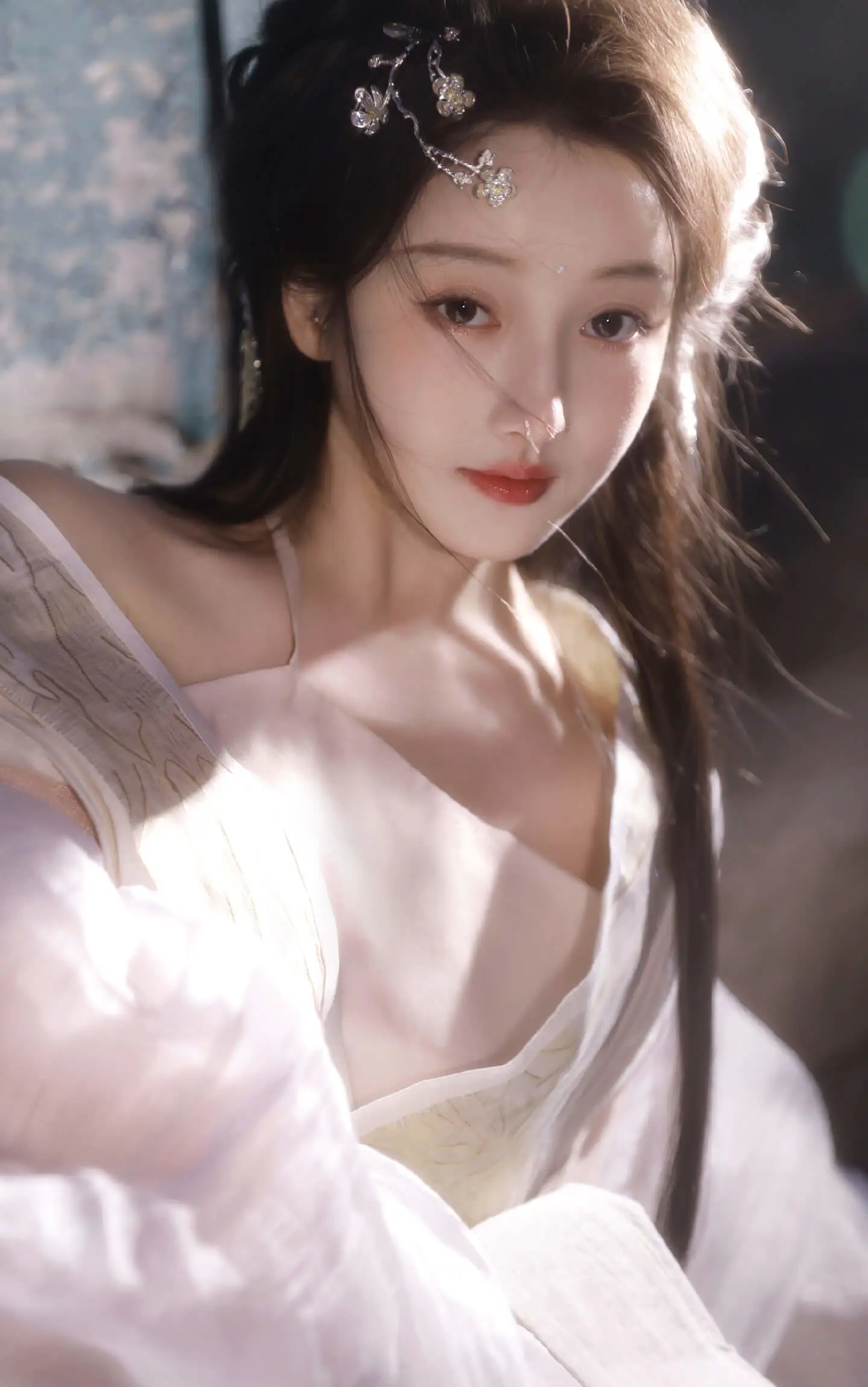 姜贞羽最新清冷古装写真送达 氛围感美女 姜贞羽最新清冷古装写真送达 氛围感美女