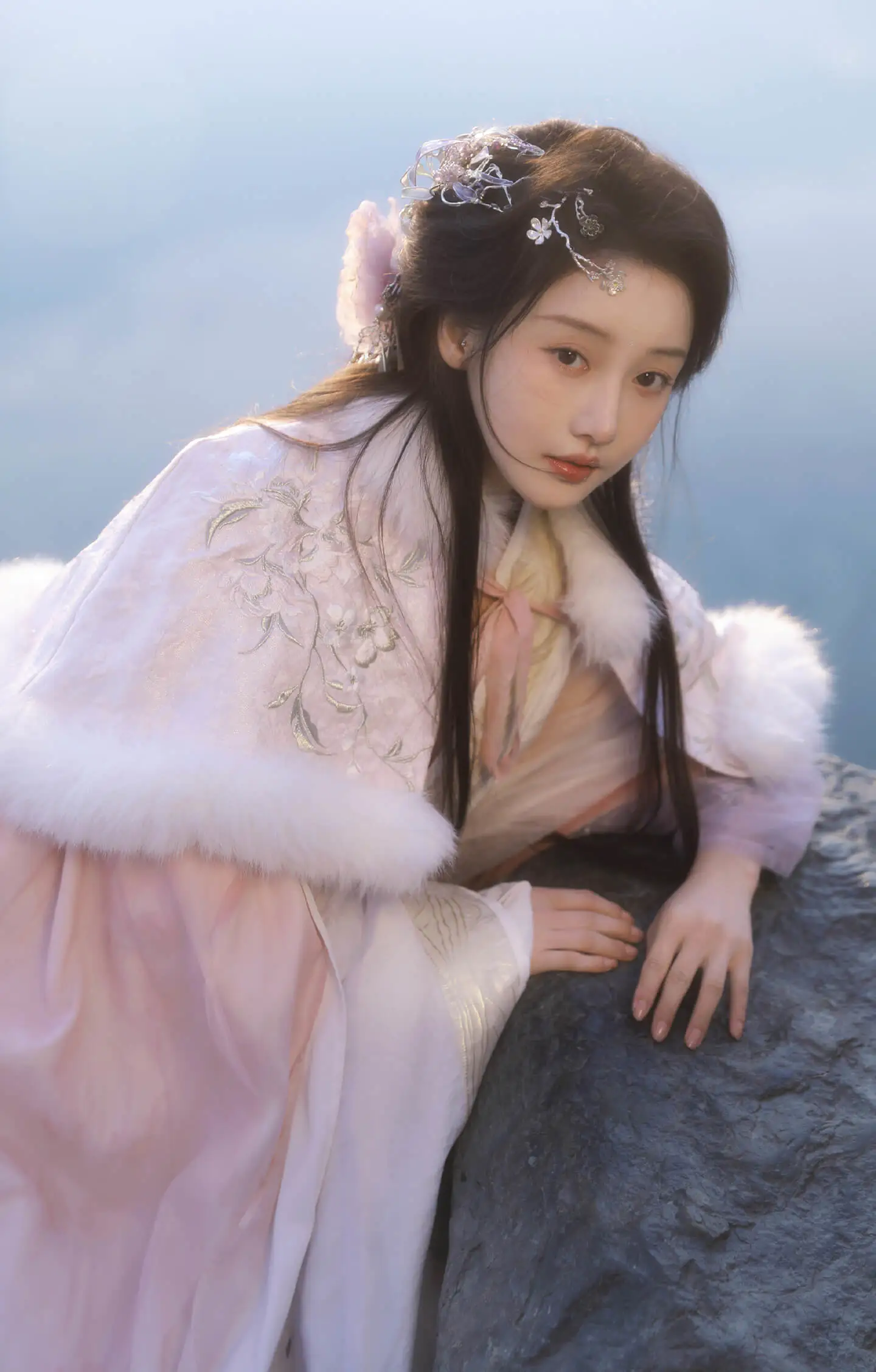 姜贞羽最新清冷古装写真送达 氛围感美女 姜贞羽最新清冷古装写真送达 氛围感美女