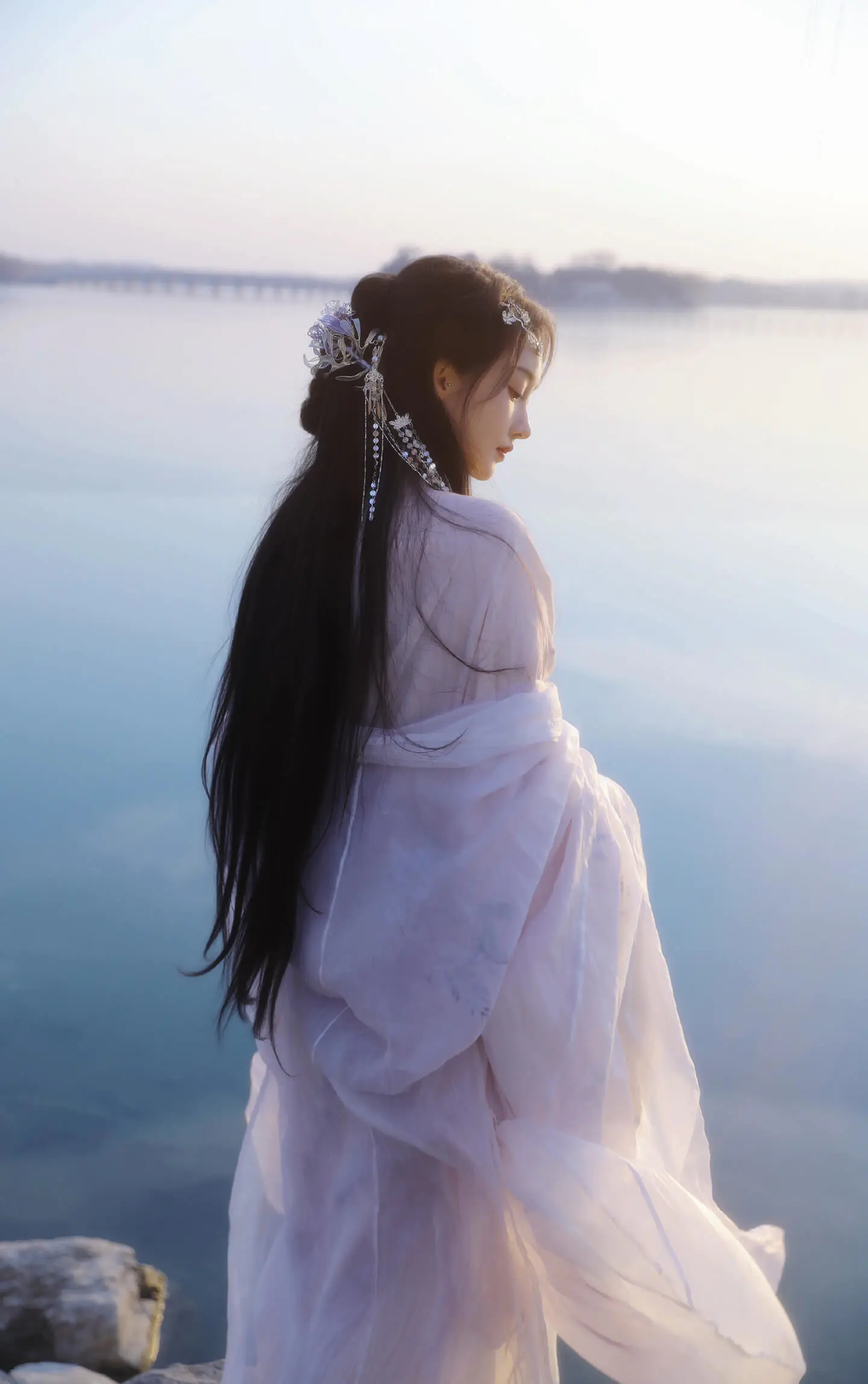 姜贞羽最新清冷古装写真送达 氛围感美女 姜贞羽最新清冷古装写真送达 氛围感美女