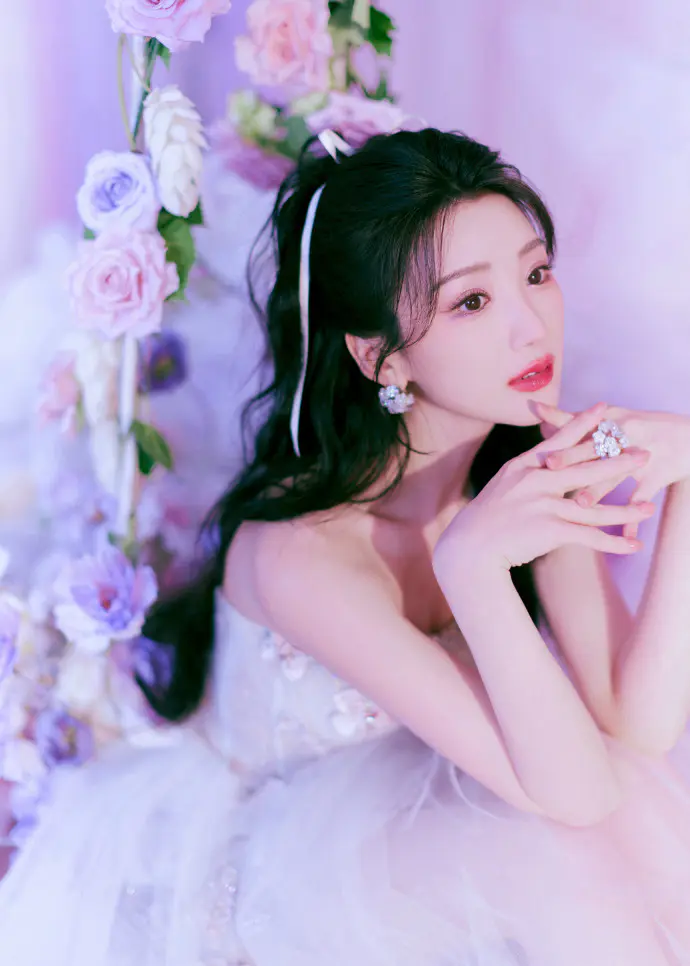 36岁毛晓彤如何穿出少女感?5个穿搭公式普通人照搬美翻天 36岁毛晓彤如何穿出少女感?5个穿搭公式普通人照搬美翻天