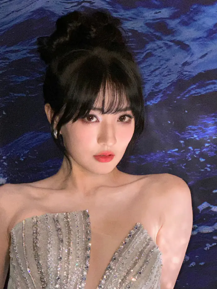 徐璐时尚造型美上热搜!普通人学会这4招秒变”人间富贵花 徐璐时尚造型美上热搜!普通人学会这4招秒变”人间富贵花