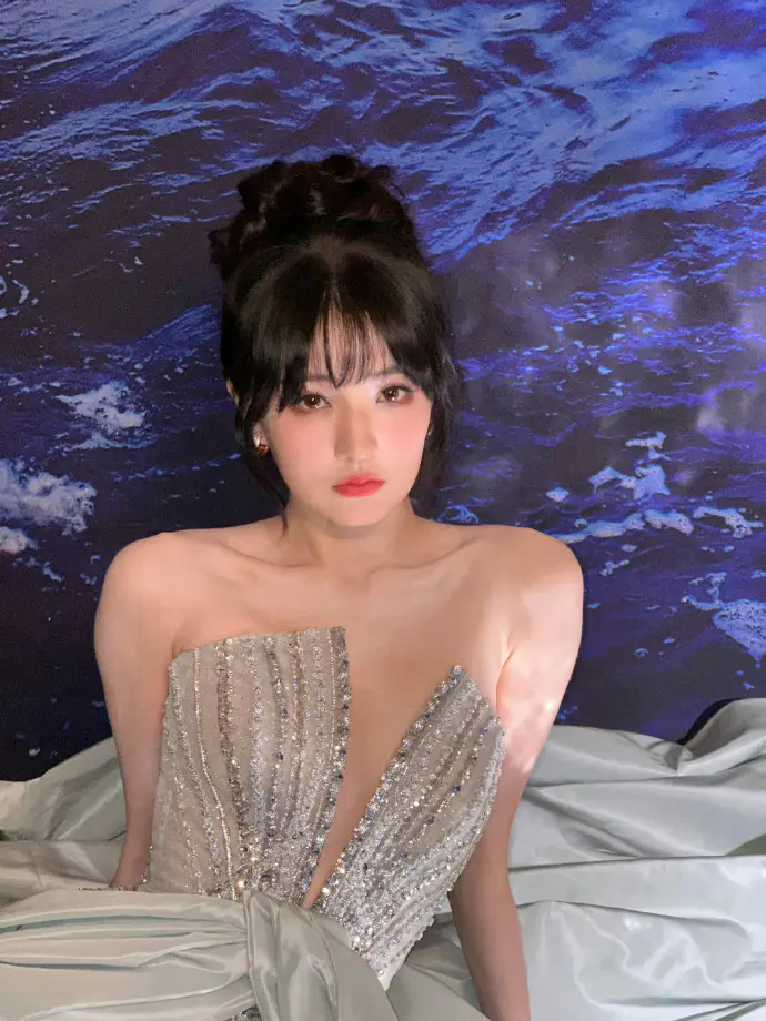 徐璐时尚造型美上热搜!普通人学会这4招秒变”人间富贵花 徐璐时尚造型美上热搜!普通人学会这4招秒变”人间富贵花