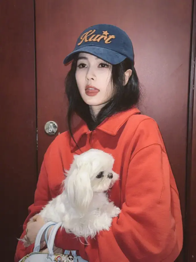从唐宫美人到街拍女王!拆解白鹿3大穿搭秘籍,普通人照搬美翻天 从唐宫美人到街拍女王!拆解白鹿3大穿搭秘籍,普通人照搬美翻天