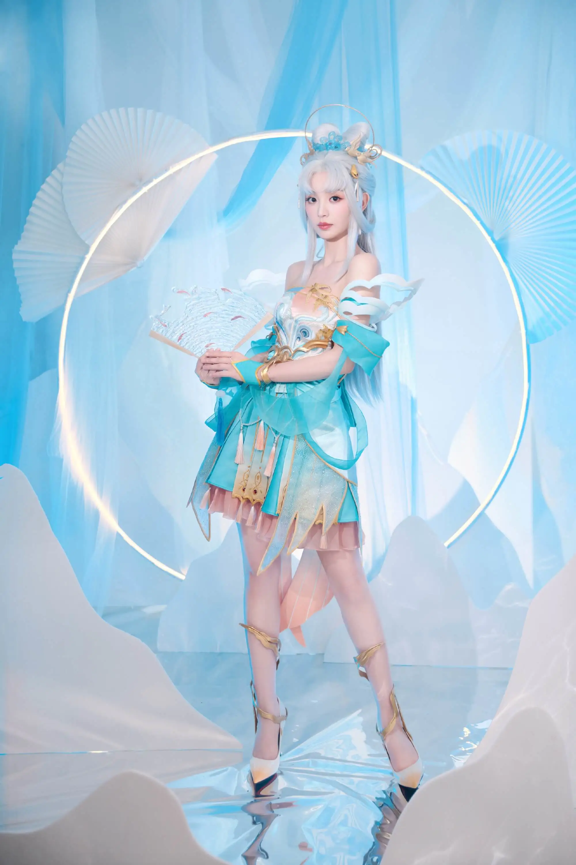 女明星集体变身峡谷仙女?田曦薇的出圈穿搭藏了3个心机! 女明星集体变身峡谷仙女?田曦薇的出圈穿搭藏了3个心机!