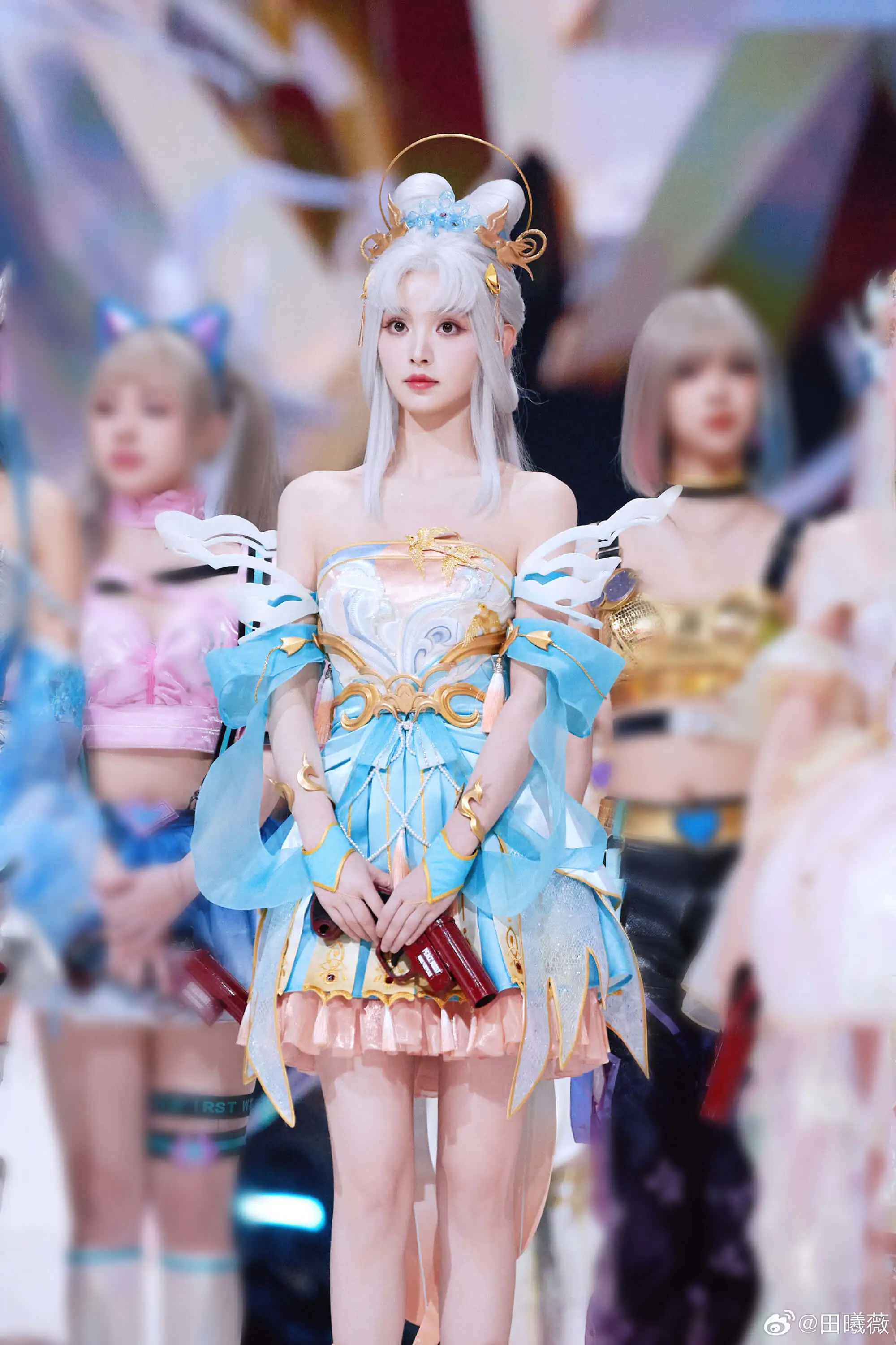 女明星集体变身峡谷仙女?田曦薇的出圈穿搭藏了3个心机! 女明星集体变身峡谷仙女?田曦薇的出圈穿搭藏了3个心机!