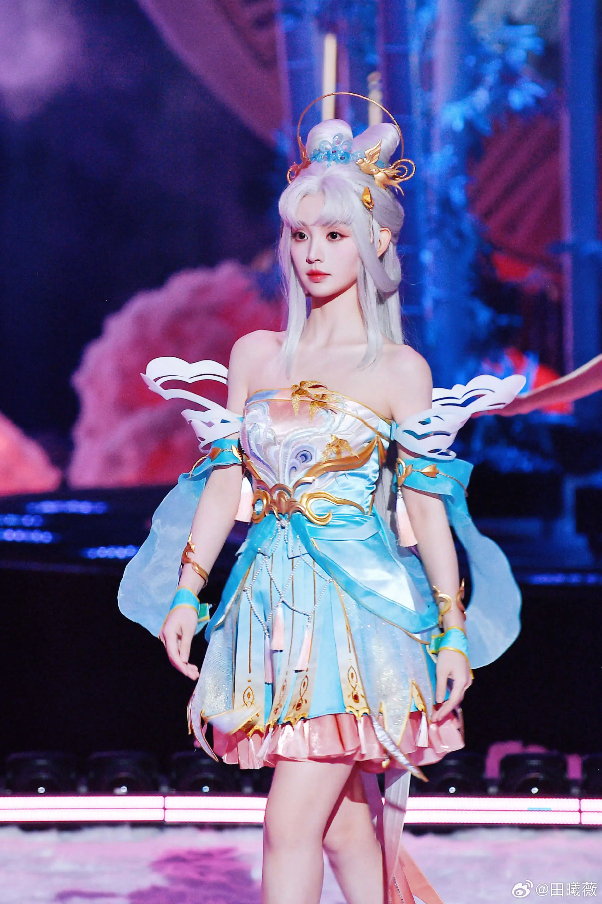 女明星集体变身峡谷仙女?田曦薇的出圈穿搭藏了3个心机! 女明星集体变身峡谷仙女?田曦薇的出圈穿搭藏了3个心机!