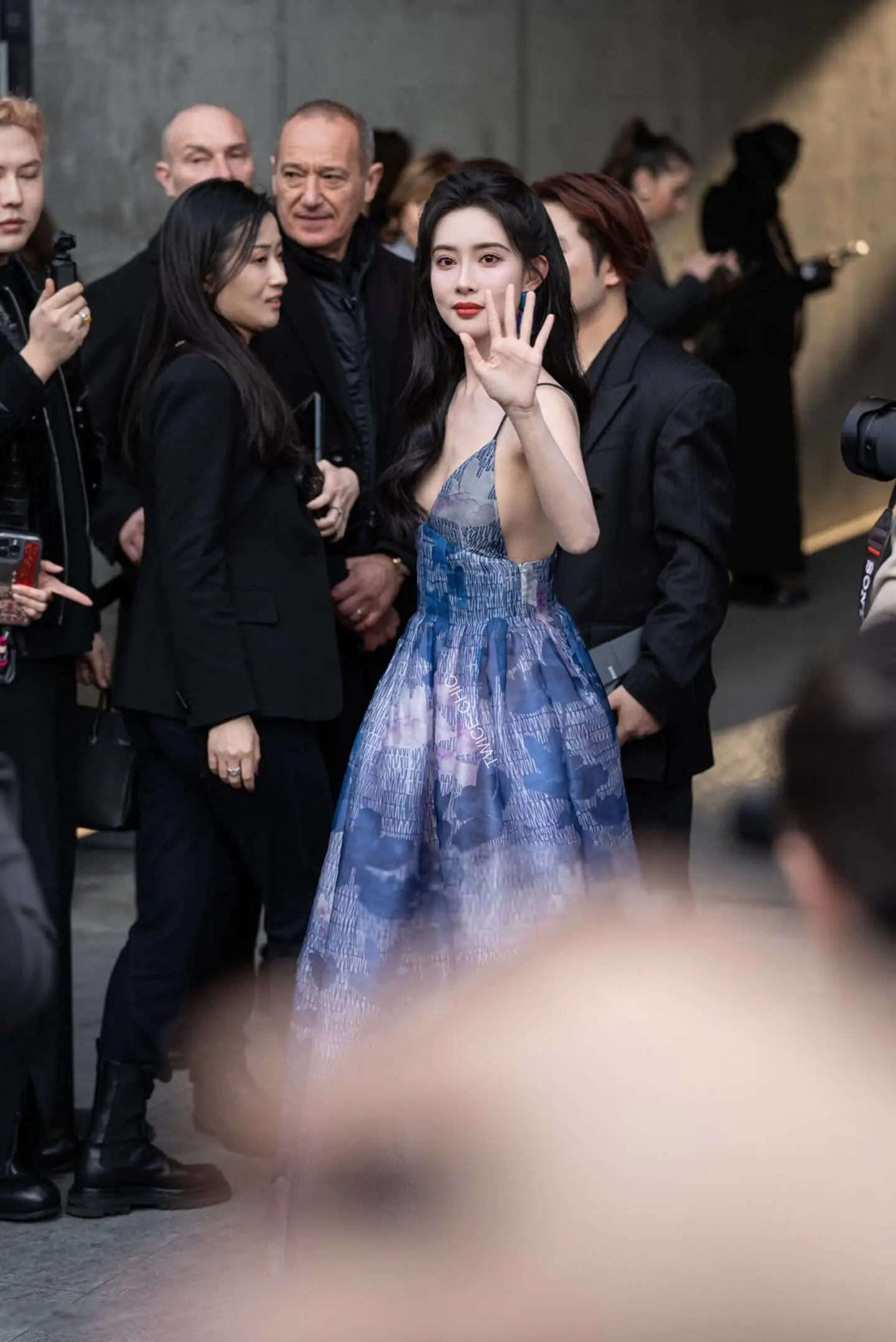孟子义穿紫色长裙高调亮相Emporio Armani 2025秋冬大秀 孟子义穿紫色长裙高调亮相Emporio Armani 2025秋冬大秀