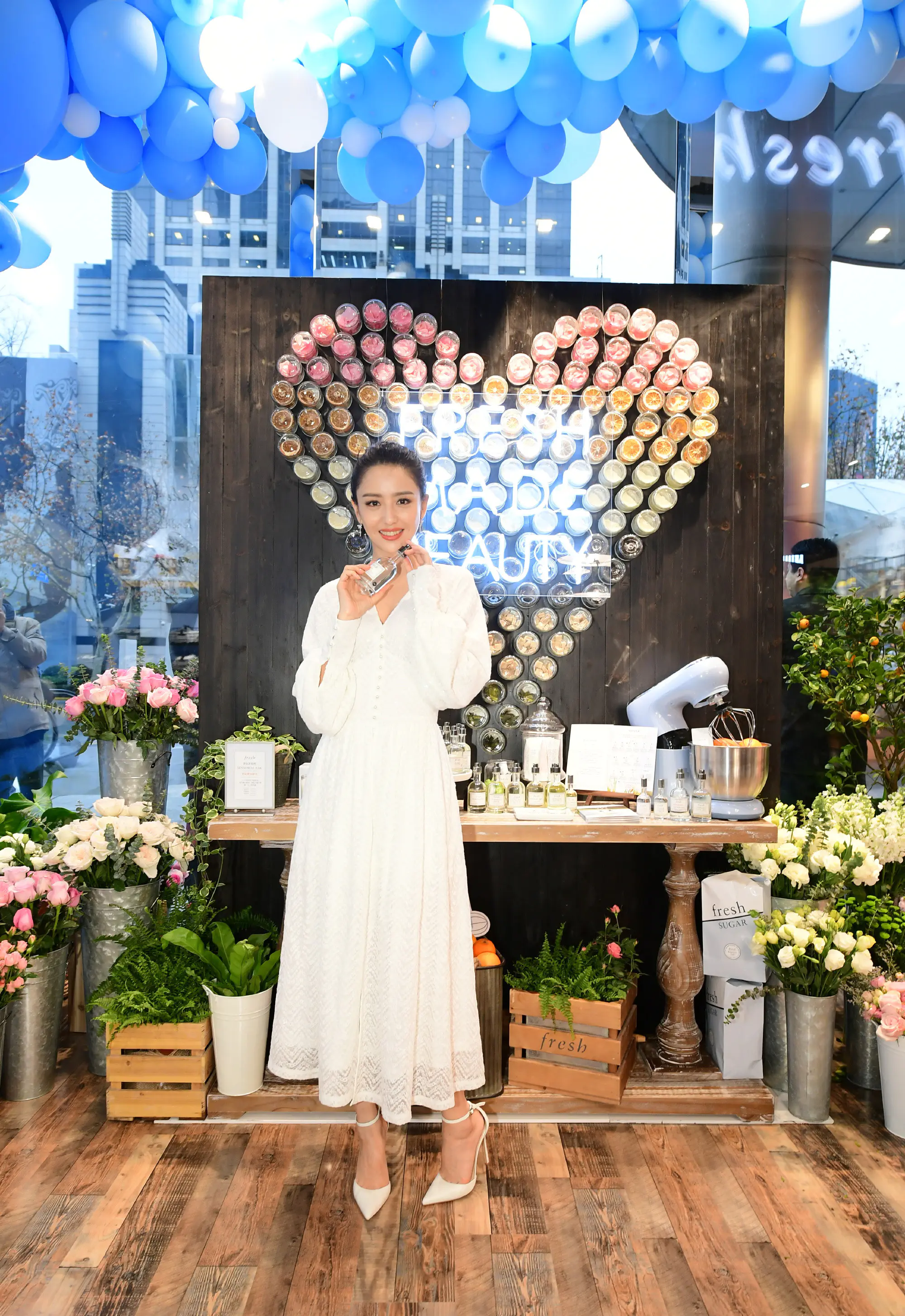 38岁佟丽娅美过24岁?开叉裙穿出少女感的3个心机密码 38岁佟丽娅美过24岁?开叉裙穿出少女感的3个心机密码