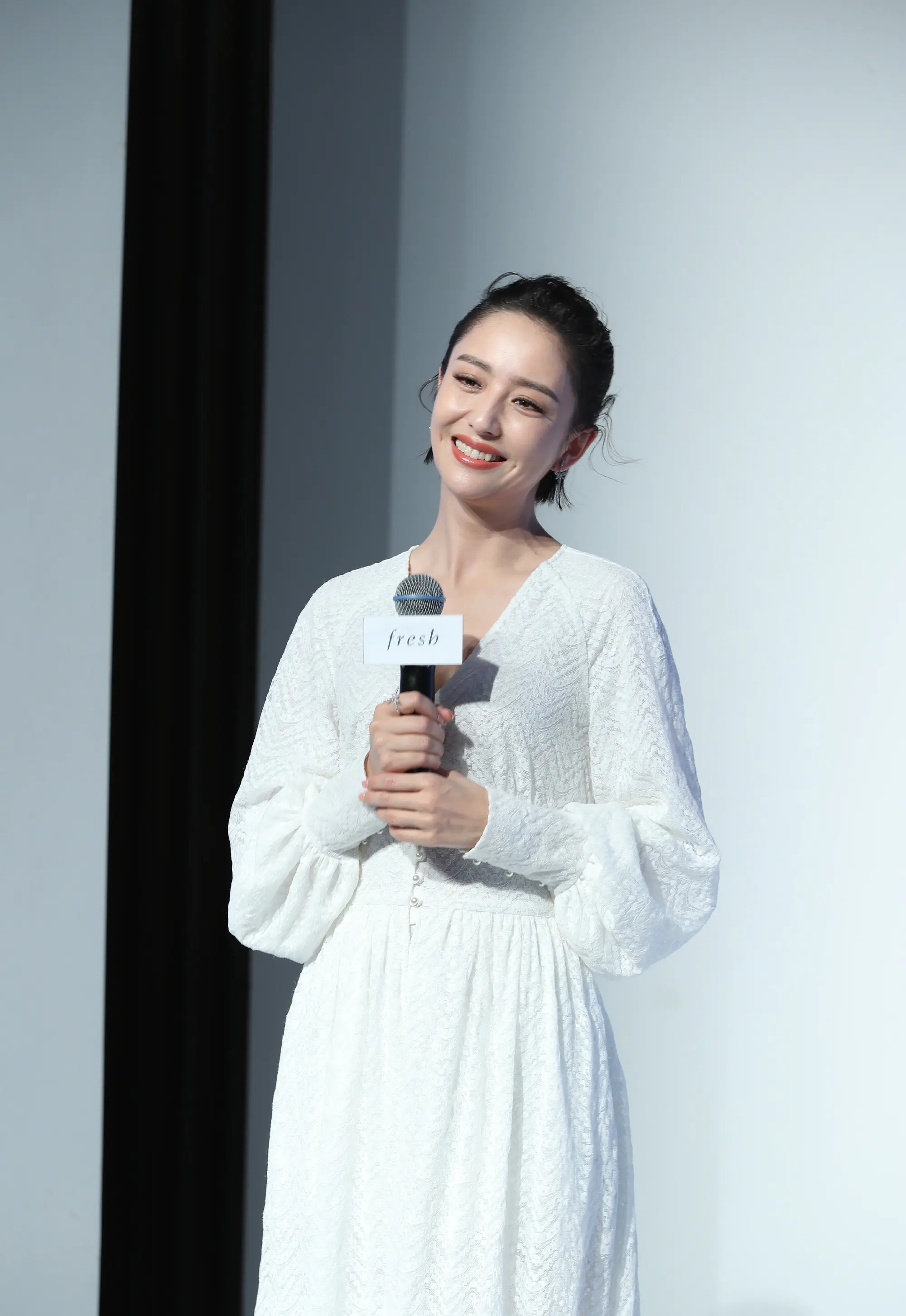 38岁佟丽娅美过24岁?开叉裙穿出少女感的3个心机密码 38岁佟丽娅美过24岁?开叉裙穿出少女感的3个心机密码