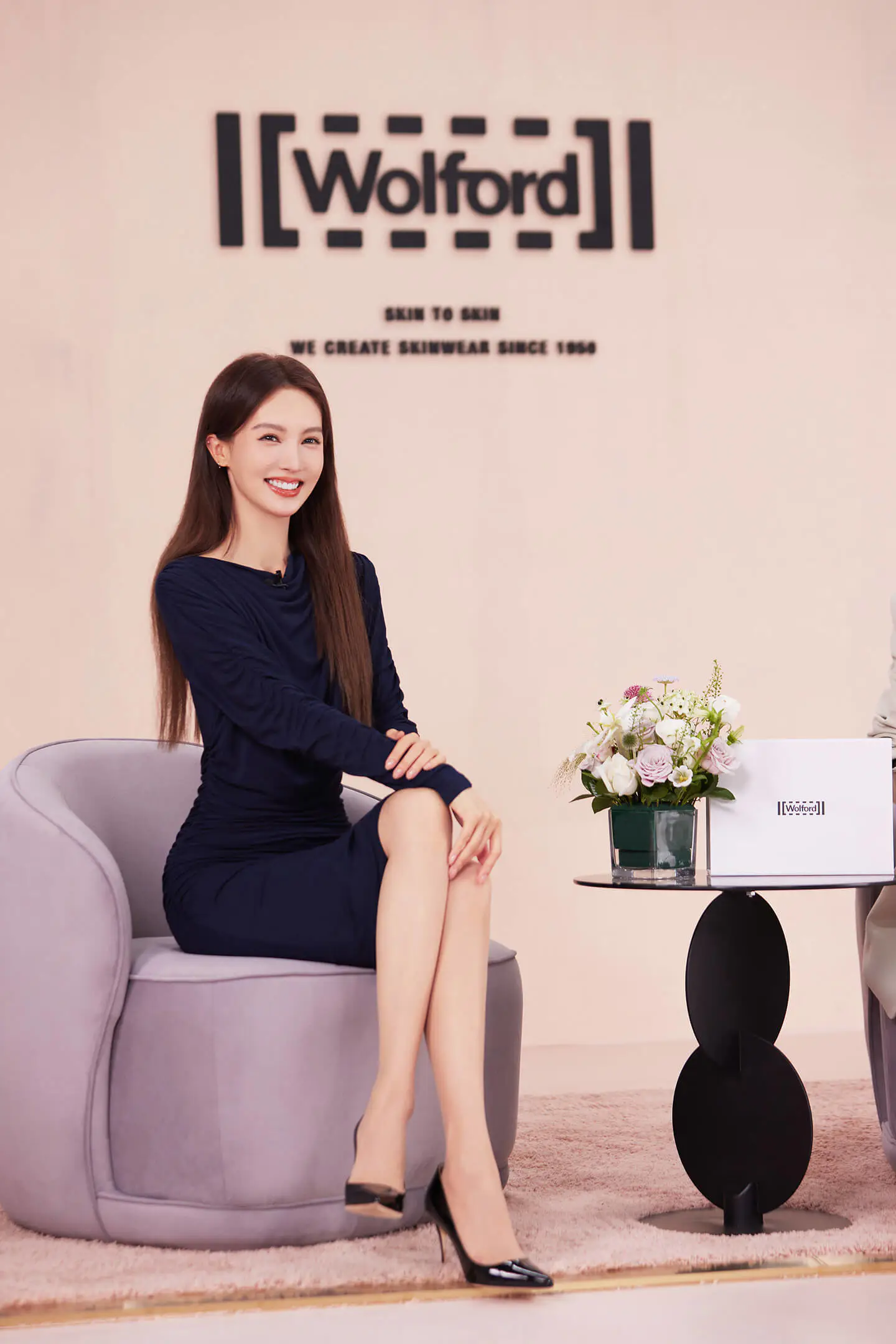 金晨鲨疯了!深V紧身裙杀穿热搜的“舞蹈生穿搭”有多绝 金晨鲨疯了!深V紧身裙杀穿热搜的“舞蹈生穿搭”有多绝