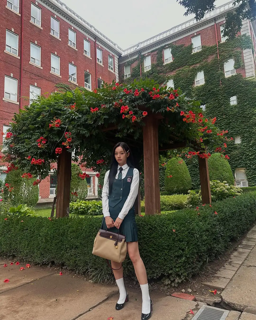 韩剧《善意的竞争》收官!惠利“千金美学”碾压德善:这4个发饰玄机让校服贵过爱马仕! 韩剧《善意的竞争》收官!惠利“千金美学”碾压德善:这4个发饰玄机让校服贵过爱马仕!