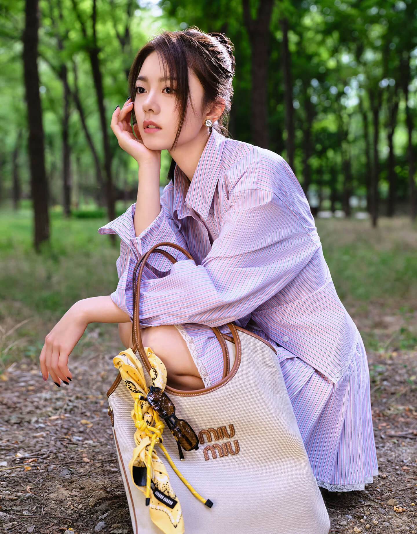 赵今麦拍MIU MIU森林系时尚写真 甜美动人 赵今麦拍MIU MIU森林系时尚写真 甜美动人