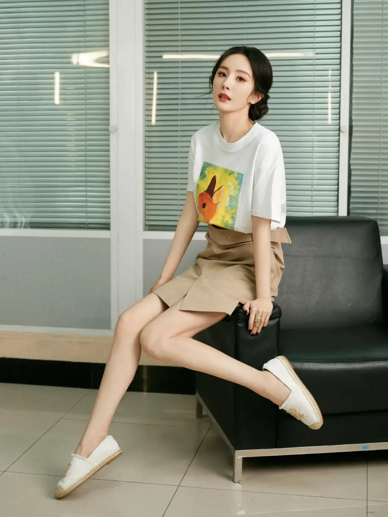 杨幂的逆龄密码,竟是靠这3件基础款?普通人秒get的无龄感穿搭教科书 杨幂的逆龄密码,竟是靠这3件基础款?普通人秒get的无龄感穿搭教科书