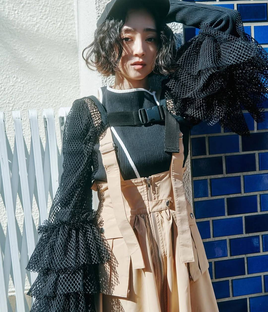 安达祐实新卷发太绝!小个子”叛逆少女风”穿搭公式大公开 安达祐实新卷发太绝!小个子”叛逆少女风”穿搭公式大公开