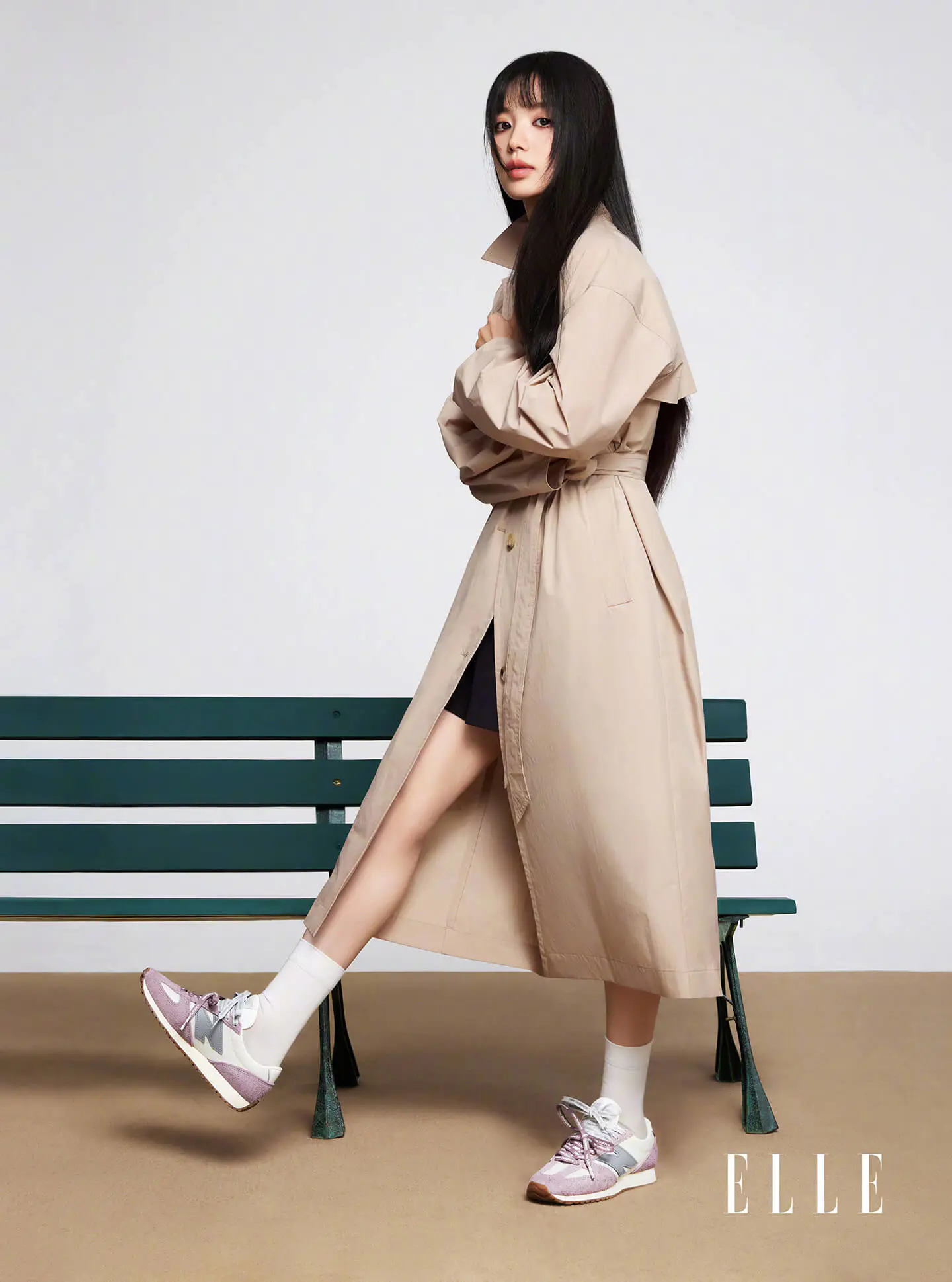 田曦薇登《ELLE》杂志封面,展现自己的另一面 田曦薇登《ELLE》杂志封面,展现自己的另一面