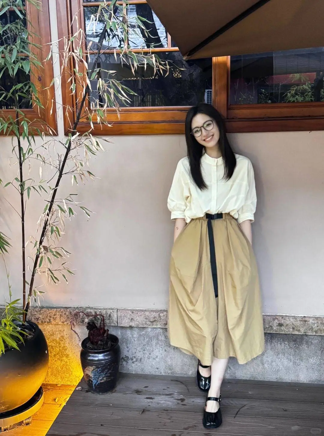 一张初恋脸的李兰迪着装风格更是会拿捏浅淡色系,整个人都甜美可人! 一张初恋脸的李兰迪着装风格更是会拿捏浅淡色系,整个人都甜美可人!