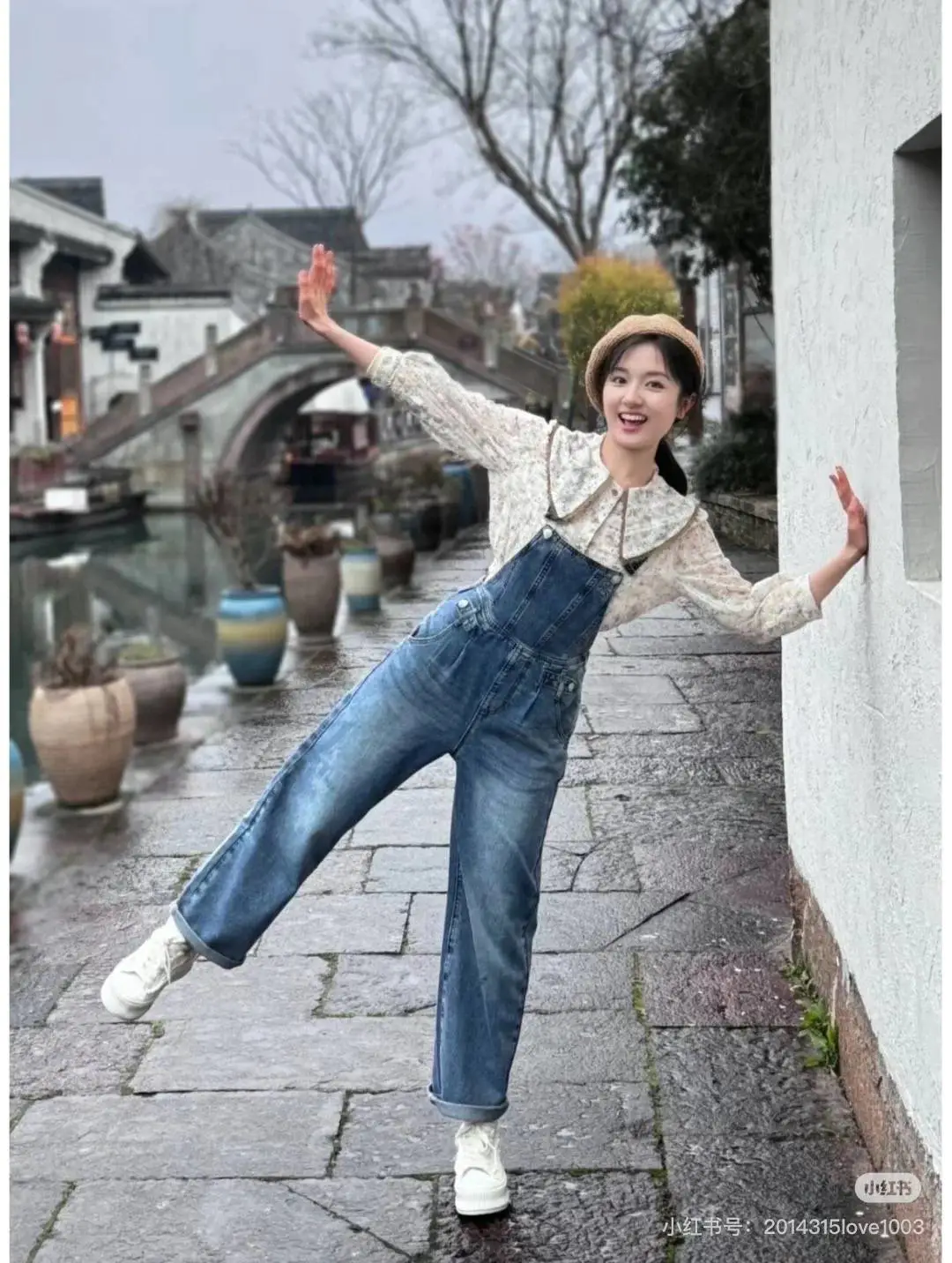 一张初恋脸的李兰迪着装风格更是会拿捏浅淡色系,整个人都甜美可人! 一张初恋脸的李兰迪着装风格更是会拿捏浅淡色系,整个人都甜美可人!