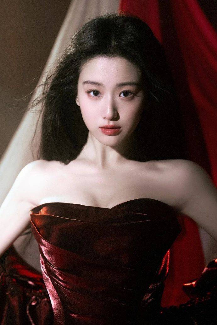 包上恩:红色抹胸裙纯欲天花板,肤白貌美大长腿,这身材我直接看呆! 包上恩:红色抹胸裙纯欲天花板,肤白貌美大长腿,这身材我直接看呆!