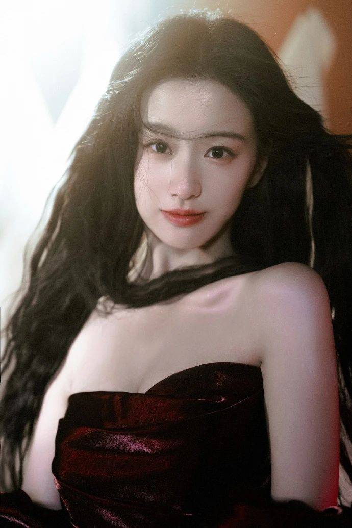 包上恩:红色抹胸裙纯欲天花板,肤白貌美大长腿,这身材我直接看呆! 包上恩:红色抹胸裙纯欲天花板,肤白貌美大长腿,这身材我直接看呆!