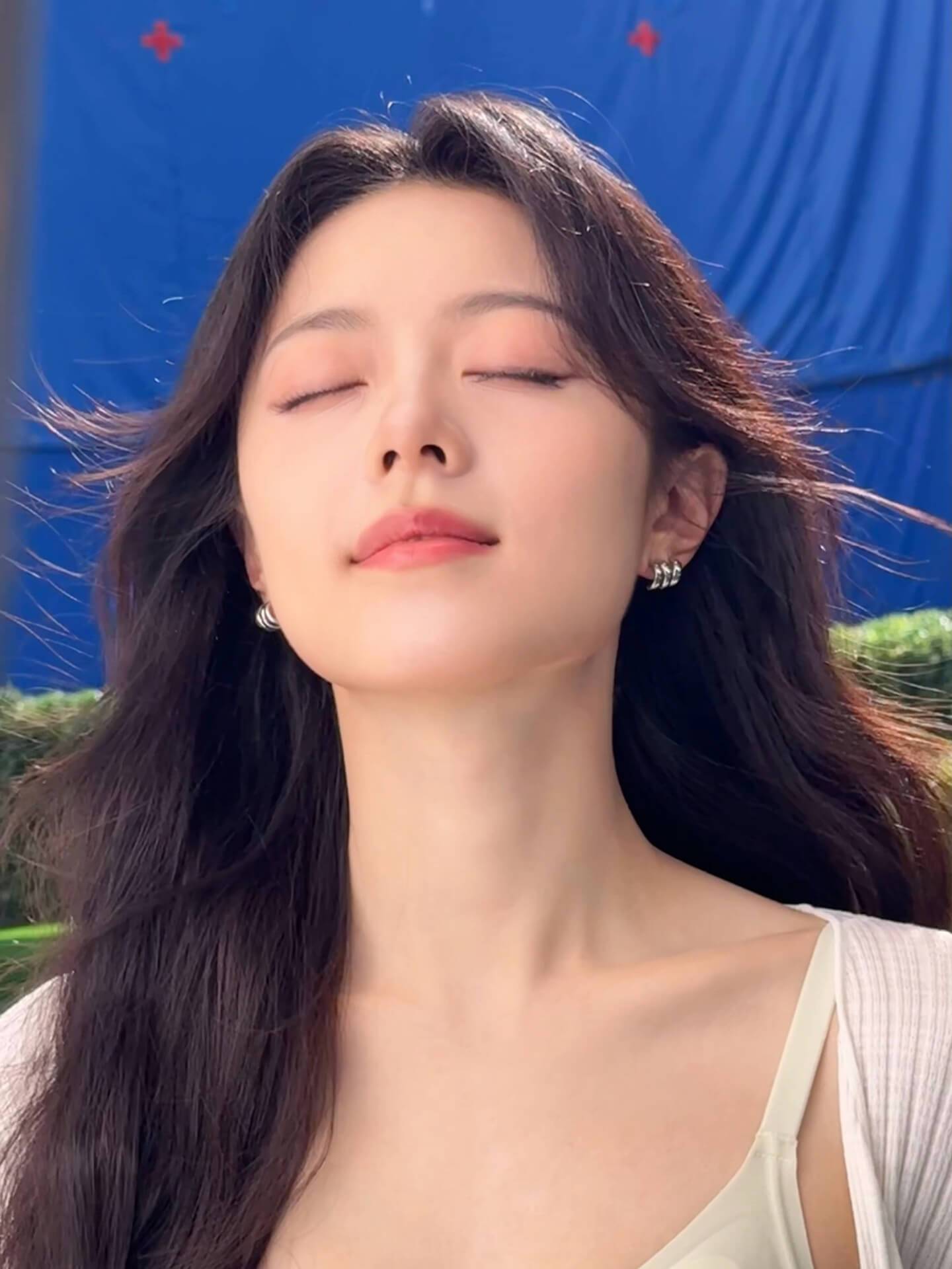赵今麦4月最新美图,自然舒适的穿搭 赵今麦4月最新美图,自然舒适的穿搭