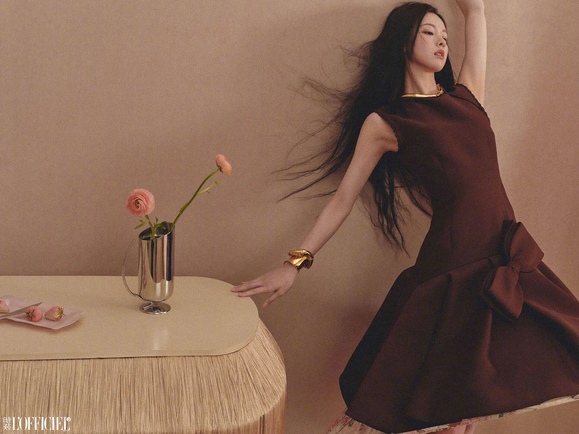 陈都灵2025年《时装LOFFICIEL》五月刊封面大片出炉 陈都灵2025年《时装LOFFICIEL》五月刊封面大片出炉