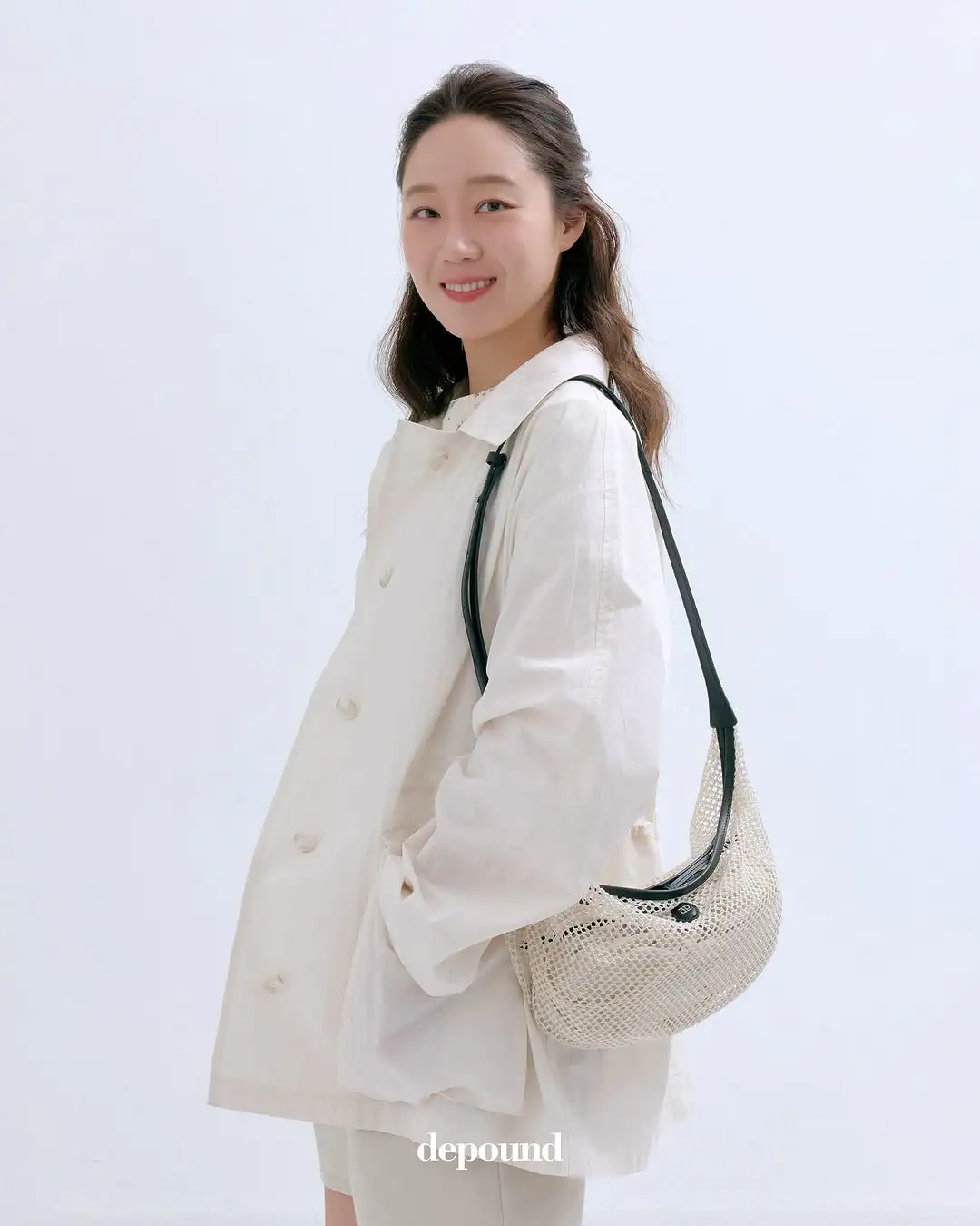 孔晓振的”不费力时髦”秘诀大公开!今夏跟着韩剧女王学穿搭 孔晓振的”不费力时髦”秘诀大公开!今夏跟着韩剧女王学穿搭