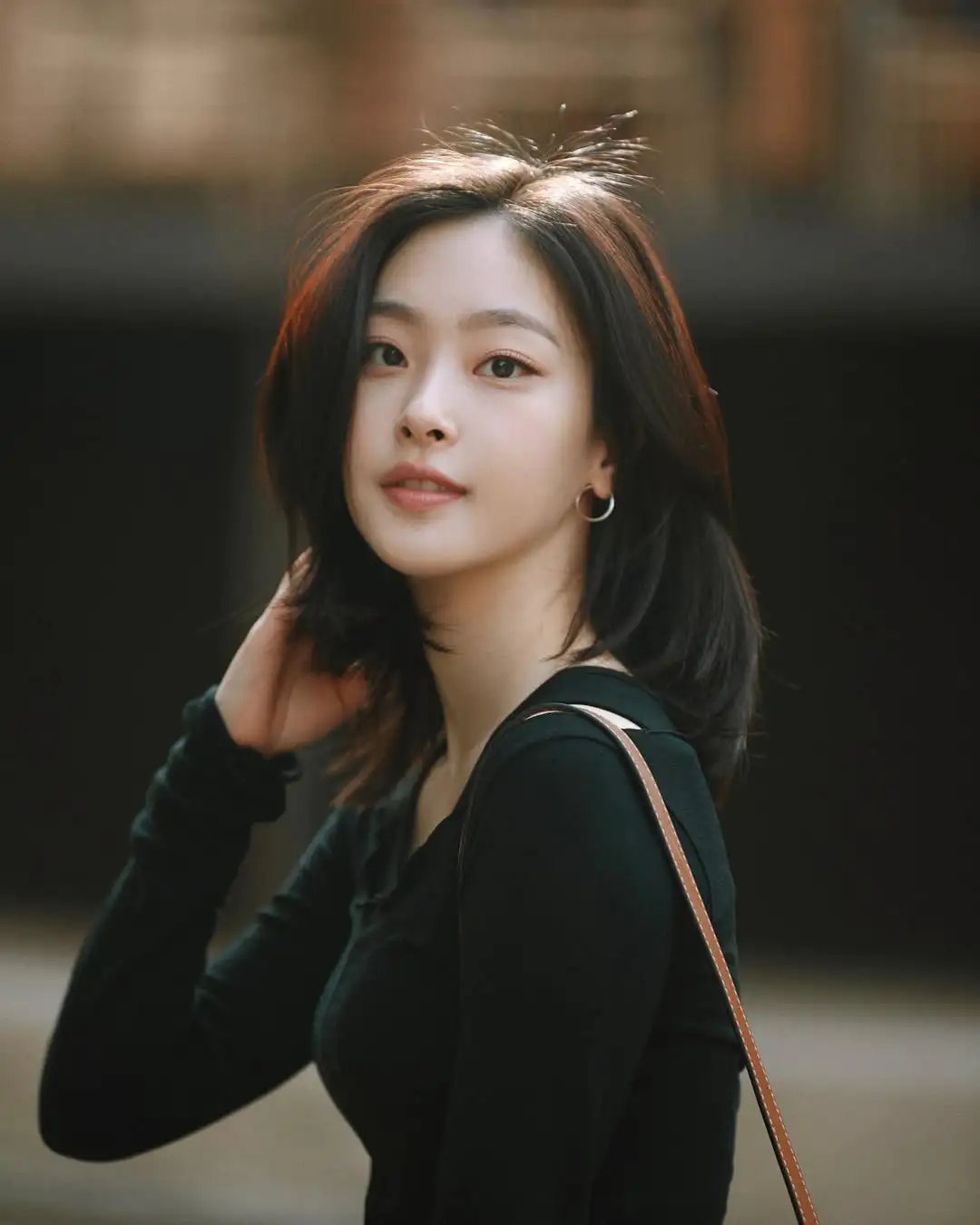 《比天堂更美的穿搭指南》崔熙真:人间猫系美学如何炼成?普通人必学的空灵感穿搭公式 《比天堂更美的穿搭指南》崔熙真:人间猫系美学如何炼成?普通人必学的空灵感穿搭公式
