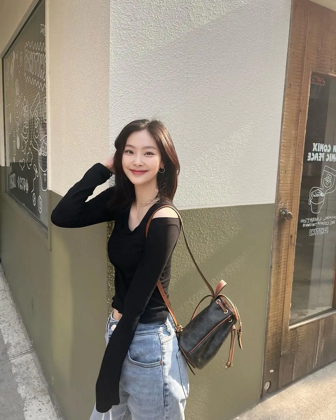 《比天堂更美的穿搭指南》崔熙真:人间猫系美学如何炼成?普通人必学的空灵感穿搭公式 《比天堂更美的穿搭指南》崔熙真:人间猫系美学如何炼成?普通人必学的空灵感穿搭公式