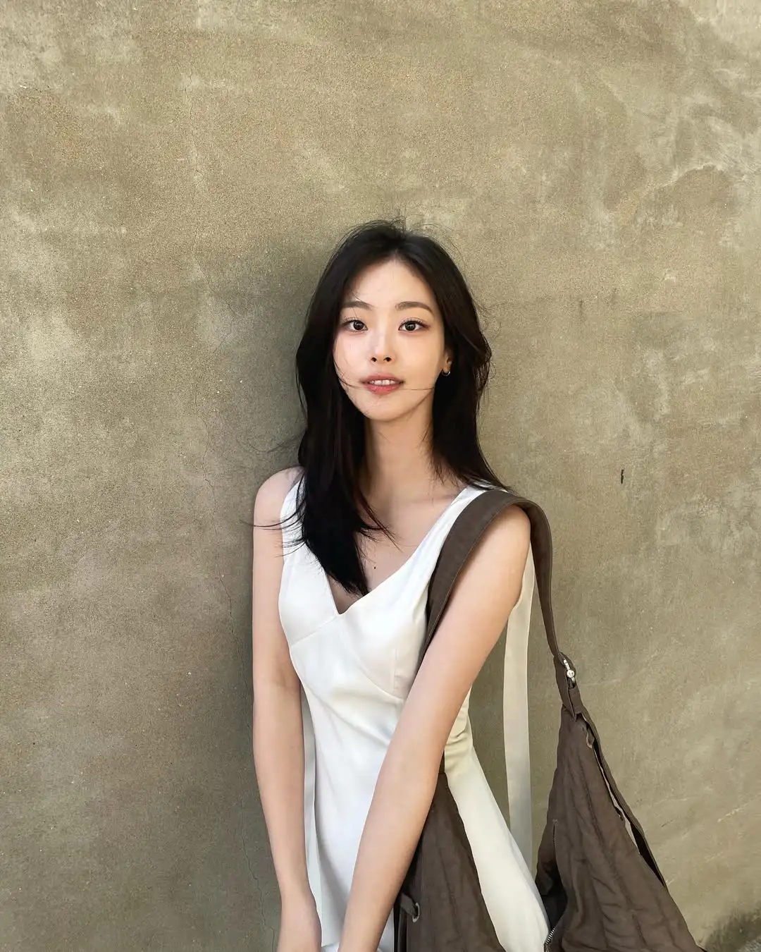《比天堂更美的穿搭指南》崔熙真:人间猫系美学如何炼成?普通人必学的空灵感穿搭公式 《比天堂更美的穿搭指南》崔熙真:人间猫系美学如何炼成?普通人必学的空灵感穿搭公式